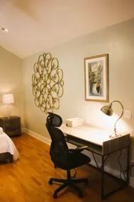 Villas @ Lake Ella | Flat (1br-1bth/desk) - Image 5