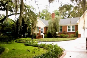 Villas @ Lake Ella | Flat (1br-1bth/desk) - Image 4