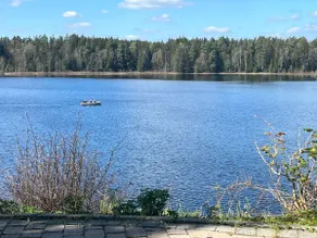 House with lake property and its own dock - Image 5
