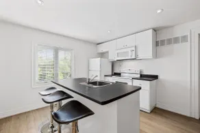 One Bedroom Apartment in Whitby - Image 4