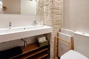 FeelhomeVic. Penthouse + terrace in historic downtown - Image 4
