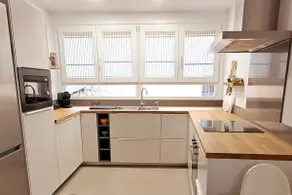 FeelhomeVic. Penthouse + terrace in historic downtown - Image 2