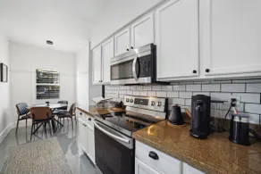 Modern home near Chase Field & Convention Center - Image 4