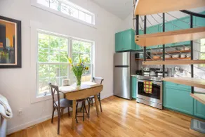 Duplex filled with natural light - Image 3