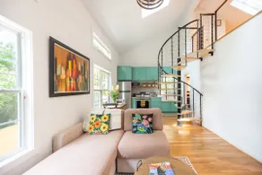 Duplex filled with natural light - Image 2