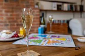 The Plough, 4 beds, sleeps 9, free parking - Image 3