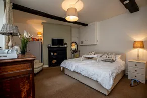 The Plough, 4 beds, sleeps 9, free parking - Image 5