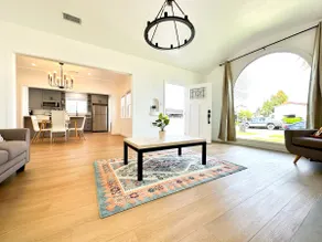 Stylish LA Home Getaway | Near DTLA, LAX & Beaches - Image 2