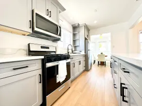 Stylish LA Home Getaway | Near DTLA, LAX & Beaches - Image 4