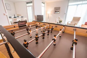 *Le Moulin Rouge*, spacious 87 m2 pool table and foosball - Image 3