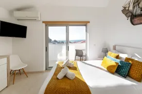 Sea View Apartment – Sunny Living Retreat - Image 2