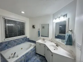 7 bed~pets~large living~deck~central Wilmi - Image 4