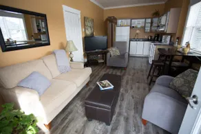 Downtown Woody Point Condo - Image 2