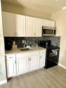 Private guest house—5.5 miles from the Strip - Image 4