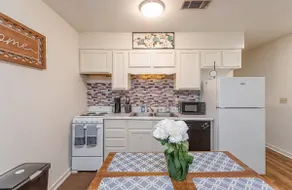 Cozy Belhaven By Baptist Hospital - Image 4