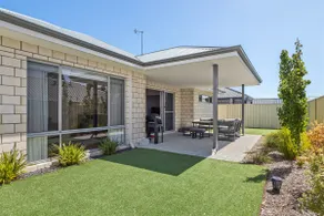 Solkis - Walk to Town, Next to Golf Course - Image 4