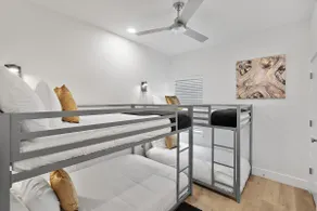 Cozy & Central ~ Close to i35 and 5M to Downtown! - Image 5