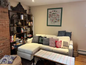 Eclectic suite w backyard balcony in heart of city - Image 5