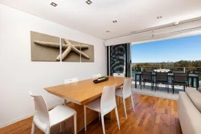 4 Bed penthouse with private roof top terrace - Image 4
