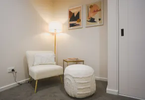 Mt View Newly Built Home w Queen Bed 5km CBD - Image 3