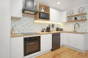 Stylish Guesthouse in the Heart of Belrose - Image 2