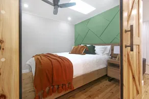 Stylish Guesthouse in the Heart of Belrose - Image 4