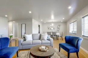 Upscale stylish entire 4B2B house with amazing views - Image 2
