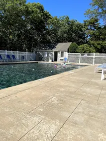 Sunny condo with pool, central to beach & town - Image 5