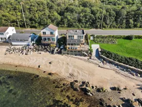 Beachfront Greenport Villa - Image 2