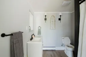 Newly Renovated 1800s Farmhouse - Image 5