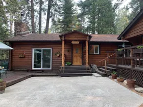 Beautiful and Comfortable Family Log Cabin - Image 2