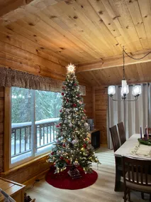 Beautiful and Comfortable Family Log Cabin - Image 3