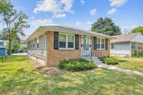 House near Airport, Mall of America & Lake Nokonis - Image 2