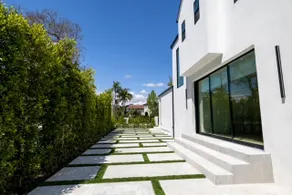 Modern Serene House in Prime LA! - Image 3