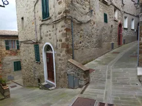 Village gate - Image 2