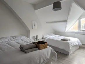 Beautiful 4 Bedroom Apartment - Sleeps 12 people - Image 3