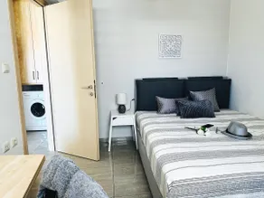 Cozy Snuggle- 2min To Beach, 6min Walk To Old Town - Image 4