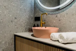 Cozy Double: Convenient Base Near Munich Airport - Image 2