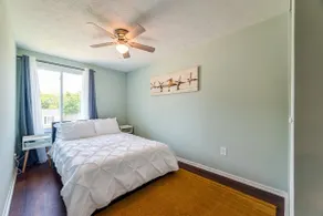 Charming Oasis: A Quaint Retreat - Image 4