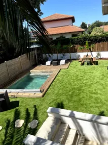 Accommodation with a private heated pool - Image 3