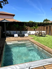 Accommodation with a private heated pool - Image 2