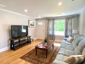Accessible Retreat: Medical-Friendly Stay - Image 3