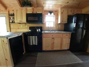 Cozy Tiny Cabin Retreat - Image 3