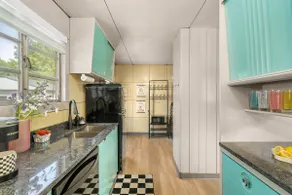MidCentury, technicolor Ranch w/yard, w+d, parking - Image 5