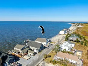 Large Bayfront Home Perfect for Multiple Families - Image 2