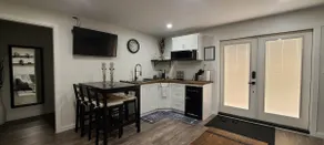 Private 1 bedroom suite with full kitchenette - Image 4