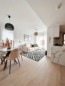 Beautiful apartment And sunny and cozy, Pr... - Image 5