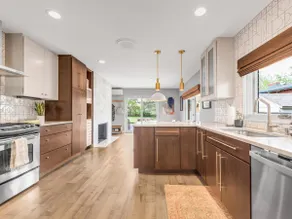 Elegant Mid Century Modern Ranch - Image 2
