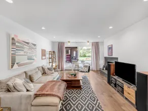 Elegant Mid Century Modern Ranch - Image 5