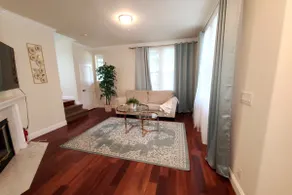 1650sqft Large Renovated TH w/ Patio - Image 4